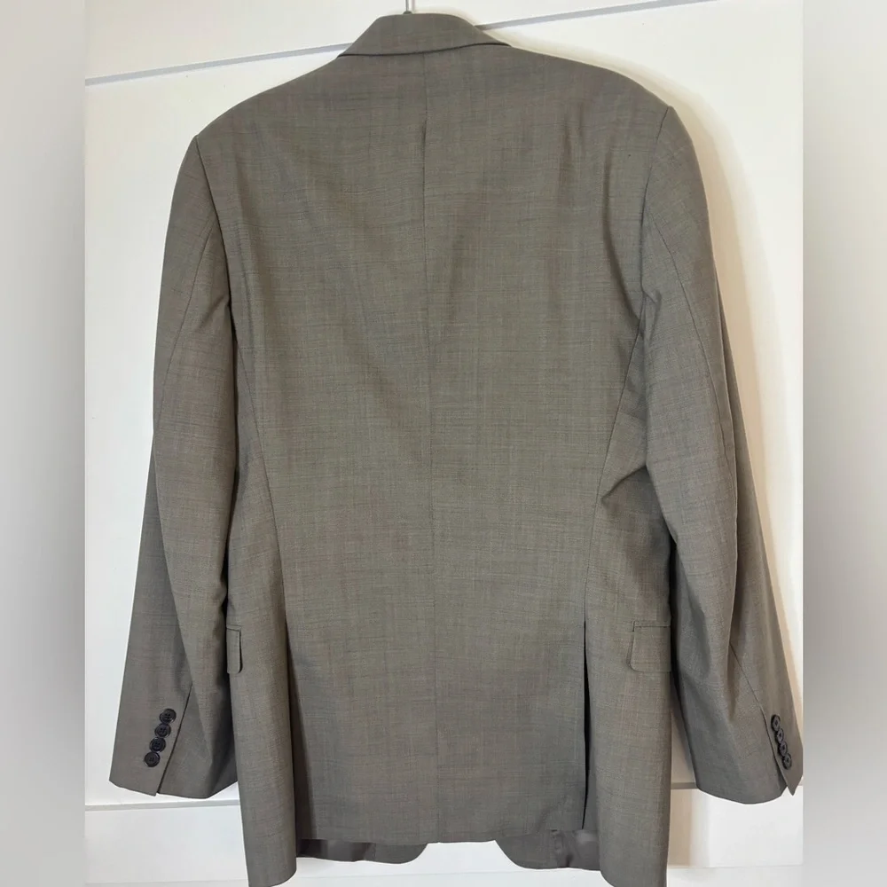 Calvin Klein Men's Taupe Suit jacket size 39L and pants 34